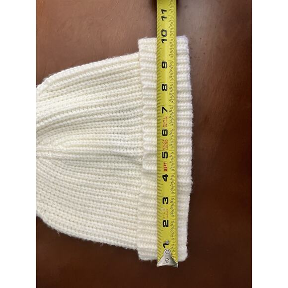 Ann Taylor Winter Cozy Cream Knit Beanie with Faux Fur Pom Winter Hat One Size - Picture 3 of 4